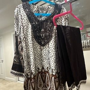 L size ladies and girls 6 to 8 size shalwar Kameez